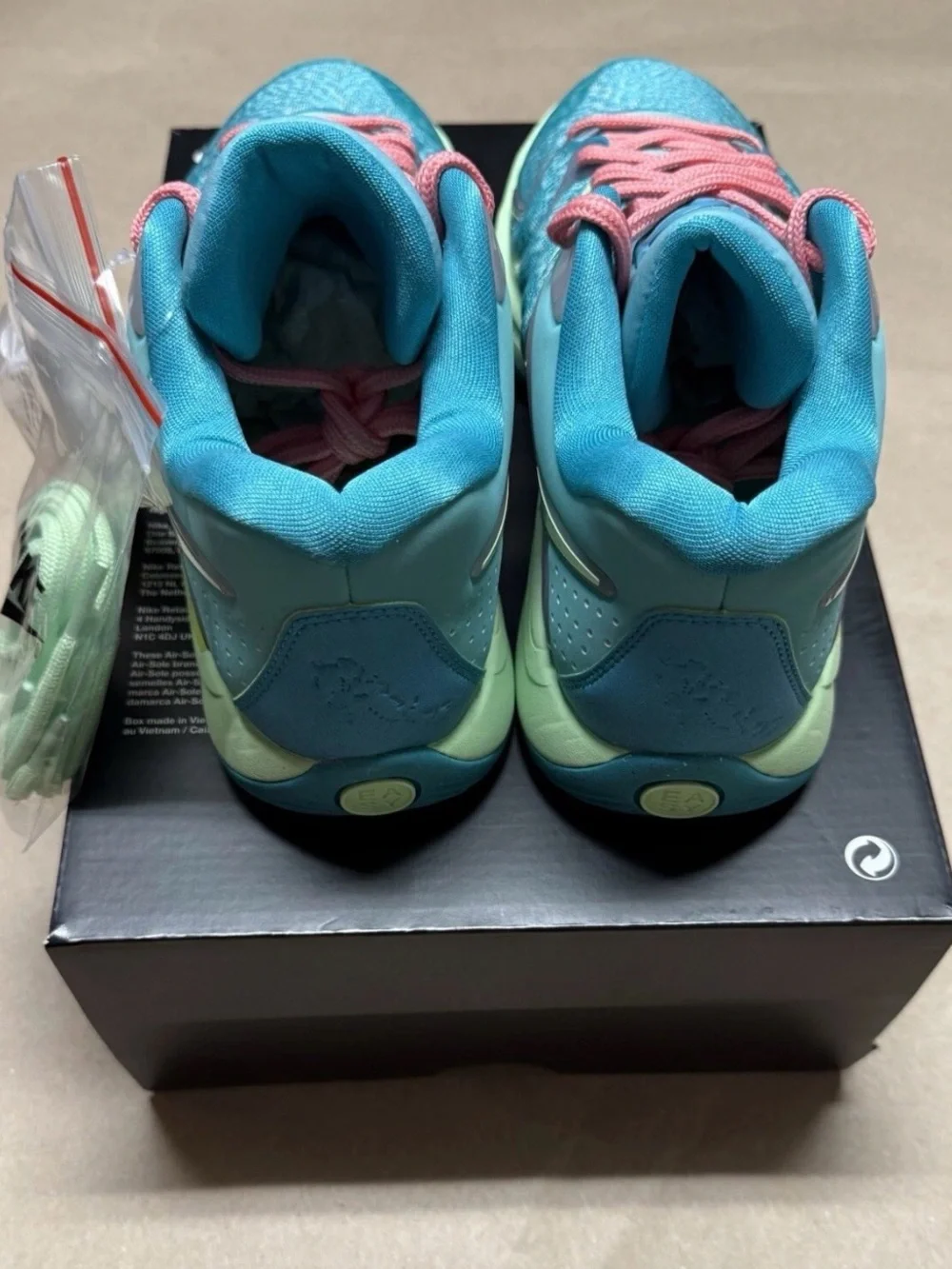 Nike Jonquel Jones x KD 17 Bahamas Women’s size 11 Basketball Shoes NEW!